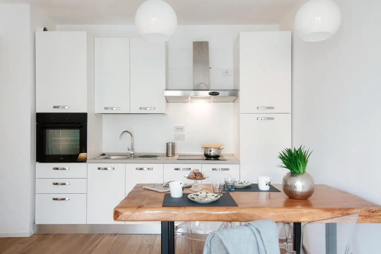 Cozy Joivy Suite 3 With Parking Como 0*,  Italien