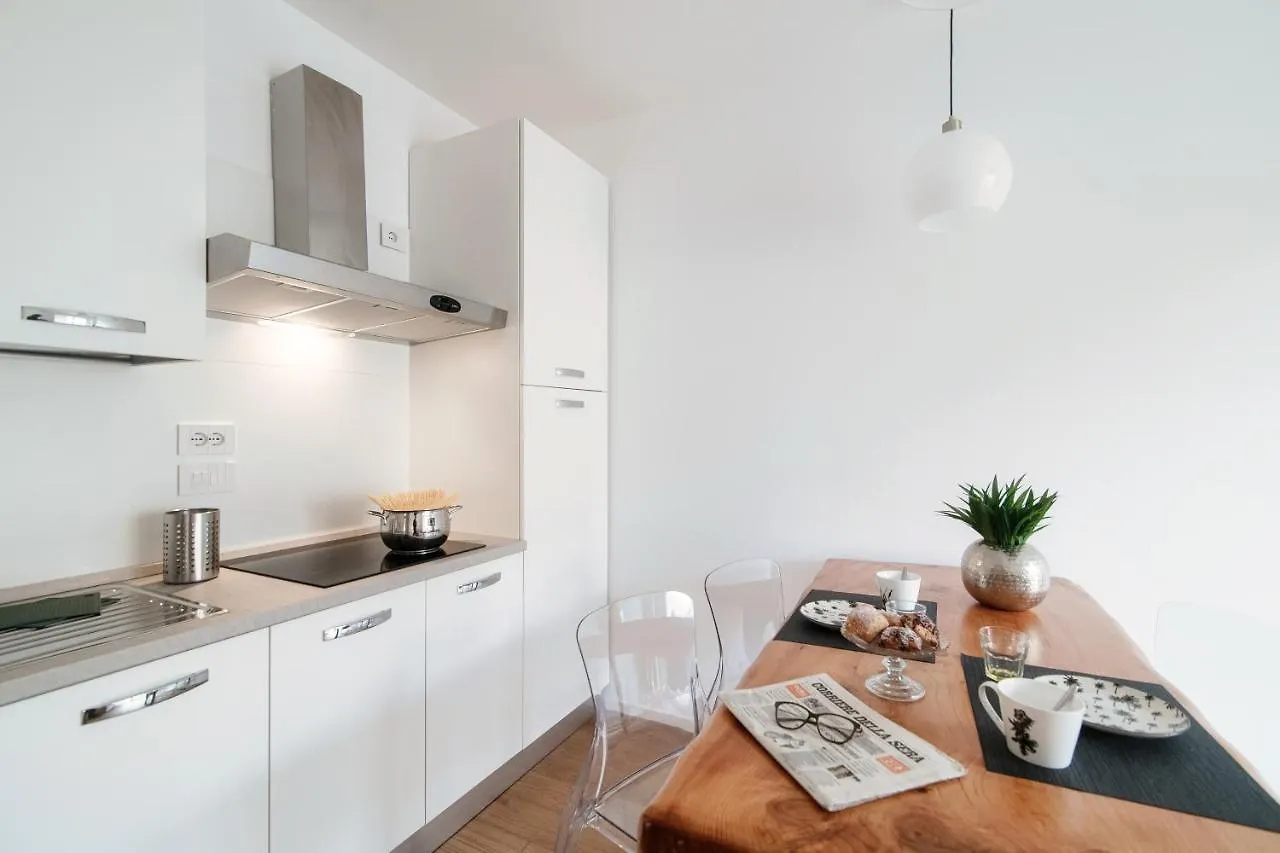Cozy Joivy Suite 3 With Parking Como Apartment