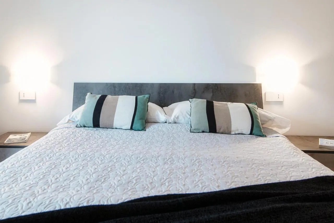 Cozy Joivy Suite 3 With Parking Como