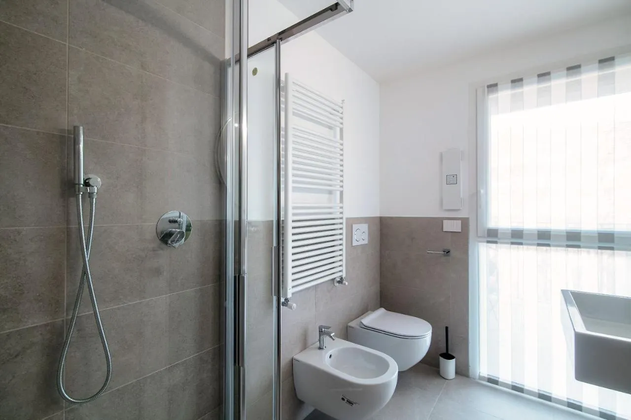 Cozy Joivy Suite 3 With Parking Como 0*,