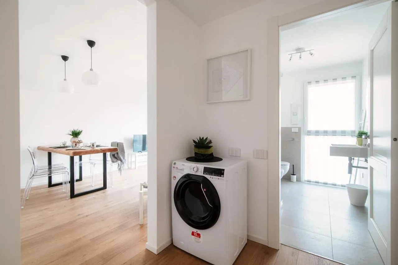 Cozy Joivy Suite 3 With Parking Como