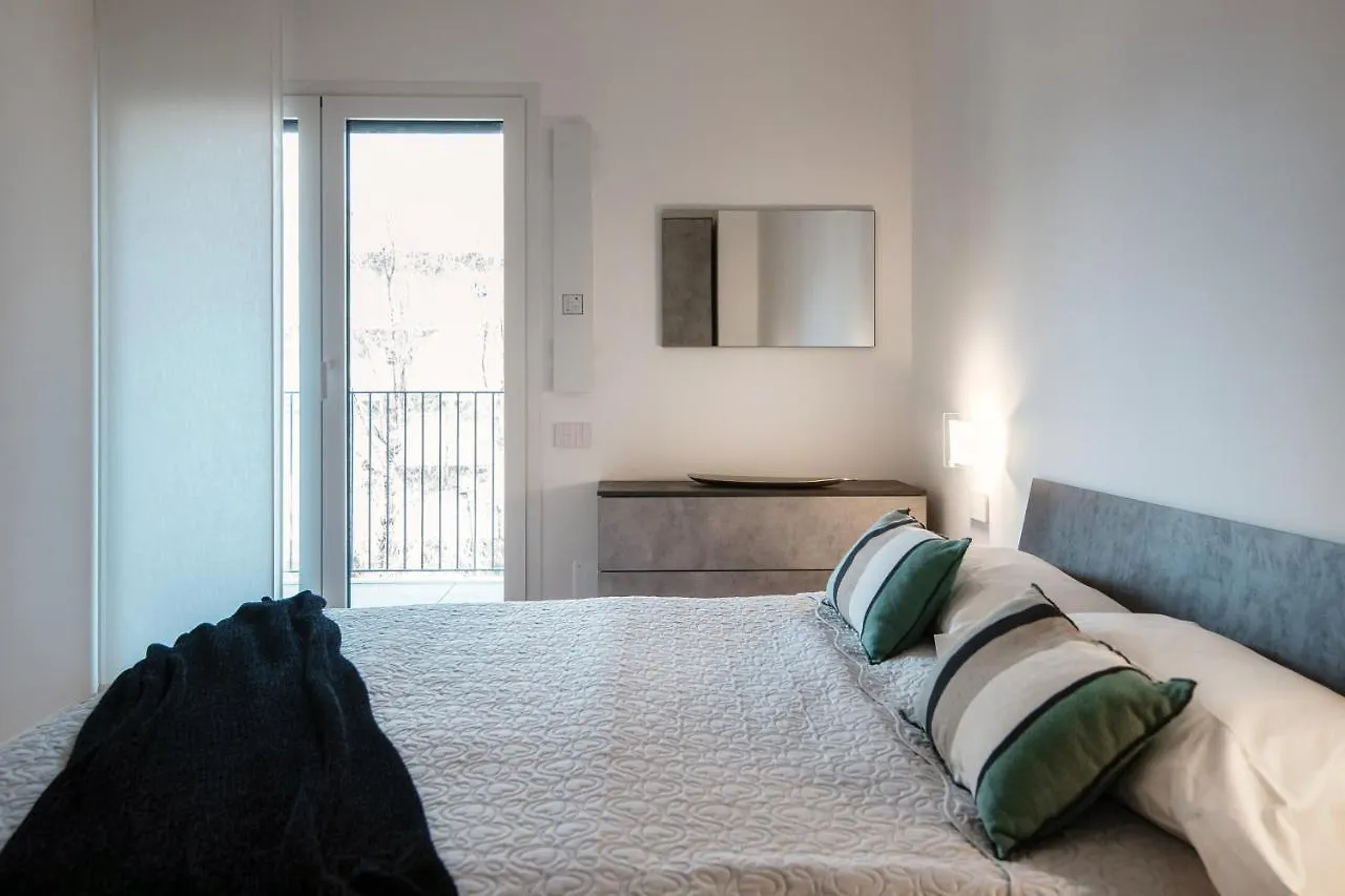 아파트 Cozy Joivy Suite 3 With Parking 코모